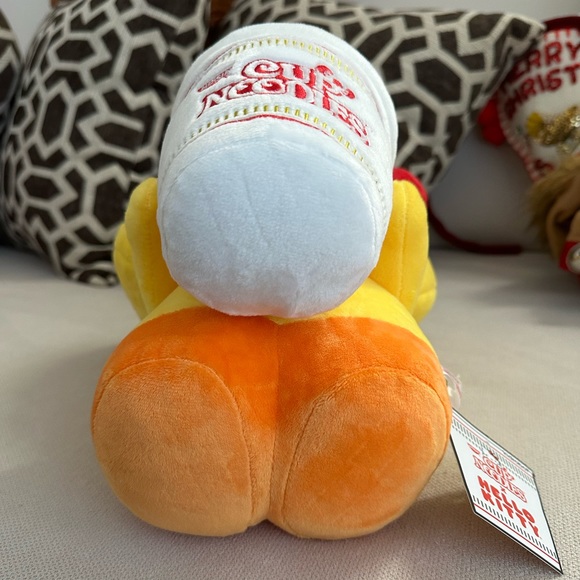 KIDROBOT NISSIN X HELLO KITTY PLUSH IN CHICKEN COSTUME HOLDING NOODLE CUP NWT - Picture 12 of 12